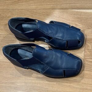 Cabin creek woman’s Navy Leather Shoes